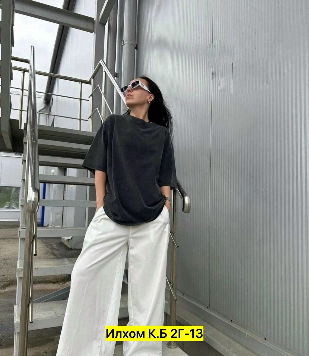 футболки модные,надписи стразами на одежде,толстовка со стразами,футболка со стразами,футболка со стразами стильная