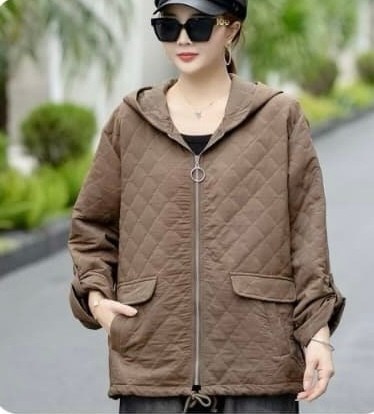 куртка теплая,повседневная куртка,куртка женская,стеганая куртка с капюшоном,куртка женская с капюшоном