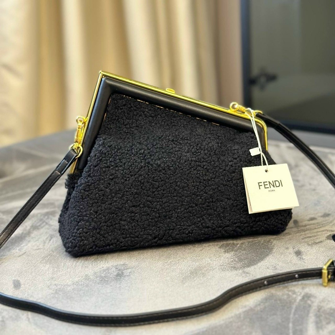 fendi сумка,сумка,фенди сумка,fendi сумка на плечо,сумка женская fendi