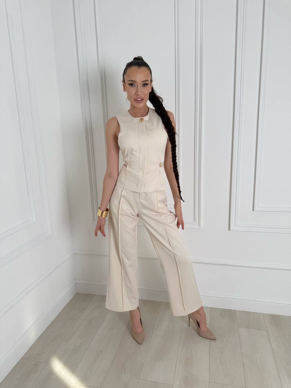 брючный костюм,бежевый брючный костюм,костюм бежевый,костюм брючный женский классический,брючный костюм с жилетом