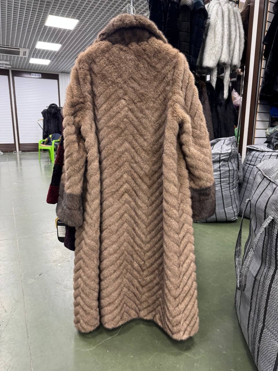 шуба из искусственного меха под норку,шуба искусственная зимняя под норку jan steen,шуба,женская шуба,эко шуба под норку коричневая