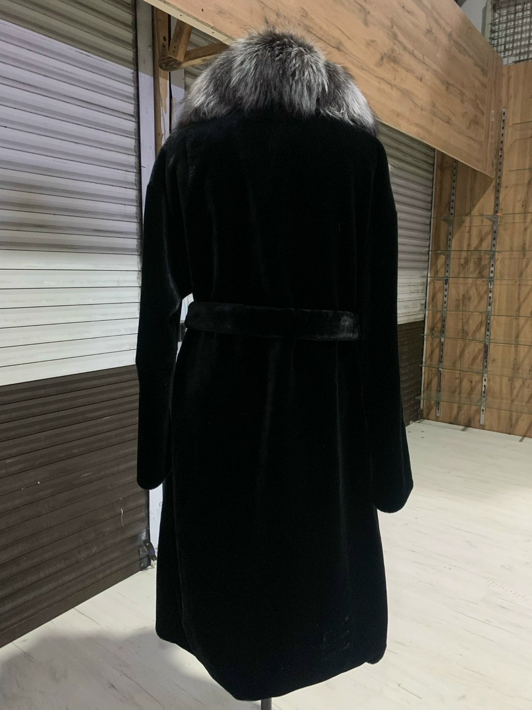 шуба мутоновая с чернобуркой,шуба норковая,шуба с чернобуркой воротником,шуба из астрагана с воротником отделка песец,норковая шуба с чернобуркой