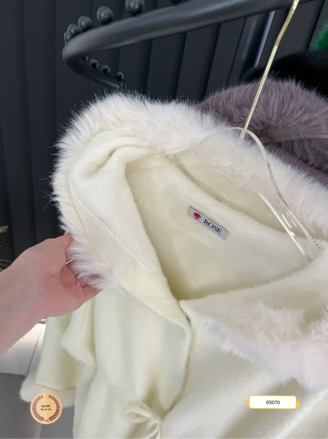 шубка,шуба зеленая,пальто с мехом,шуба с капюшоном,шуба норковая