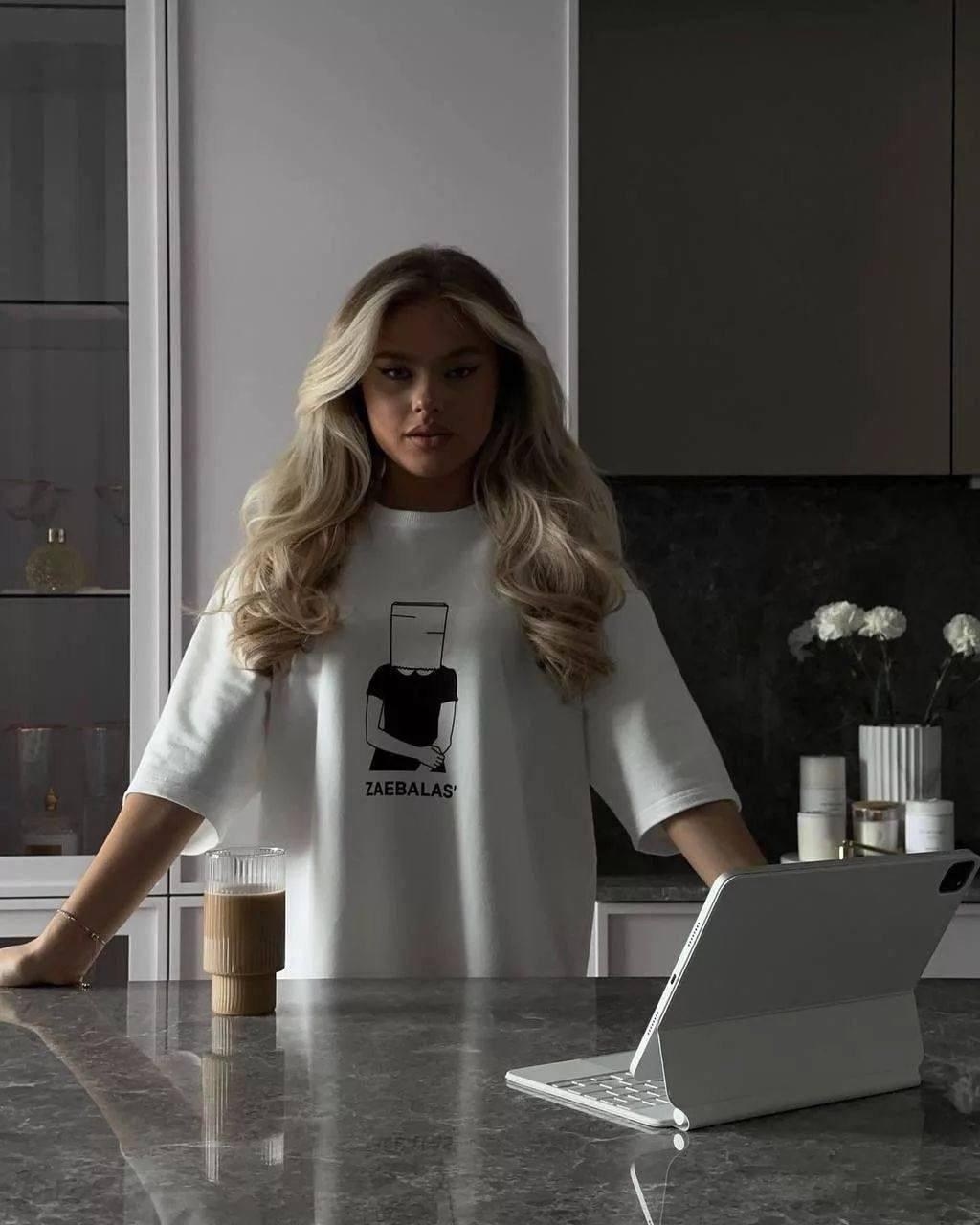 белая футболка оверсайз,футболка женская оверсайз белая,футболки оверсайз с принтами,футболки женская оверсайз,футболки оверсайз