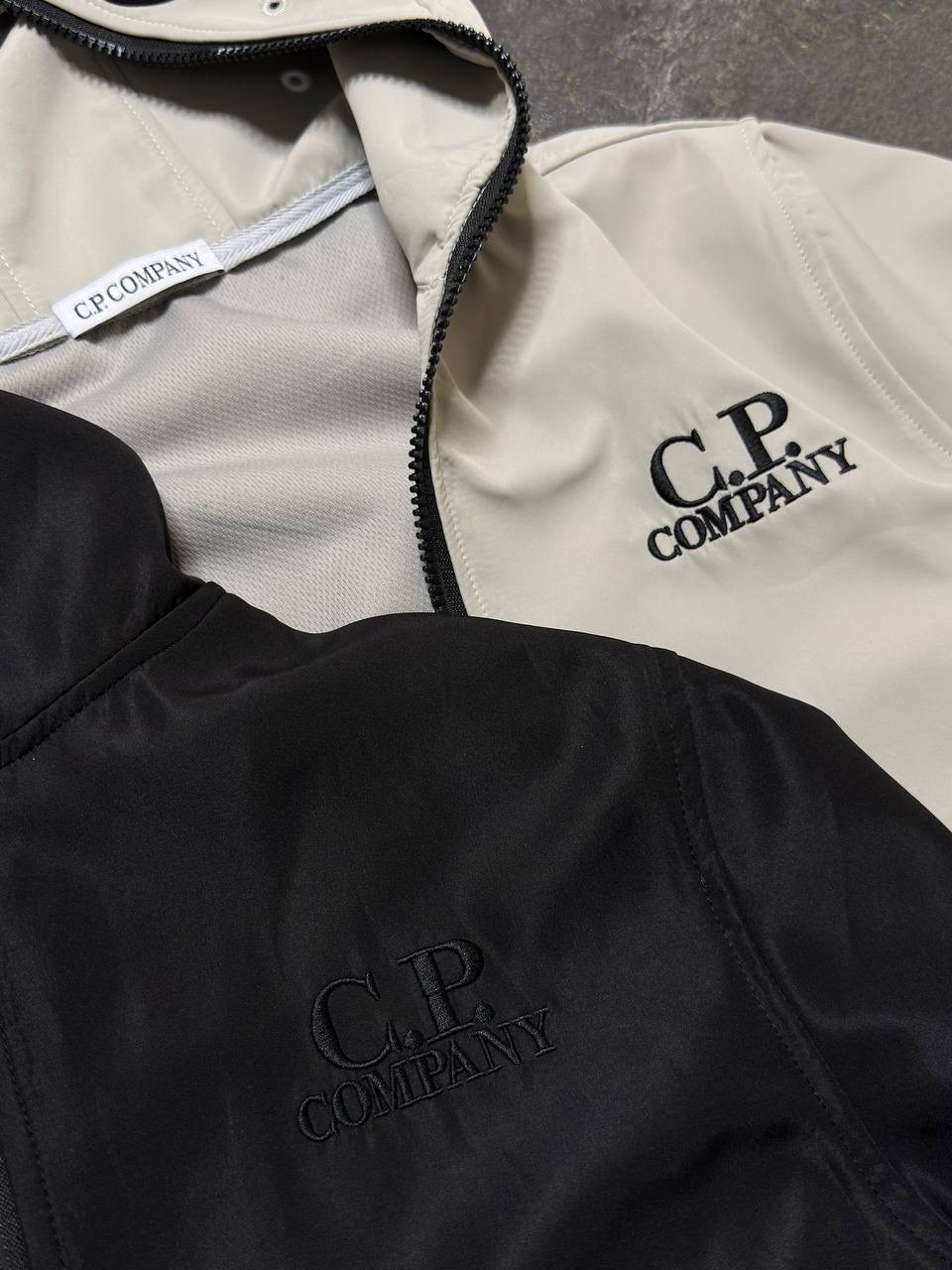c.p company зип худи белая,зип худи c.p. company,c.p. company soft shell goggle jacket,c.p. company soft shell goggle jacket grey,худи сипи компани c.p. company цвет белый