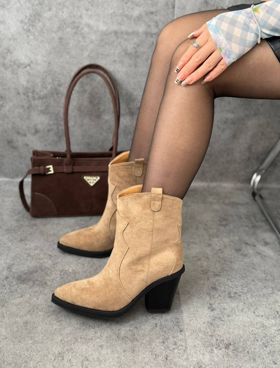 ,зимние классические женские ботинки челси из коровьей замши с острым носком на танкетке,казаки замшевые женские,казаки замшевые эконика,казаки женские