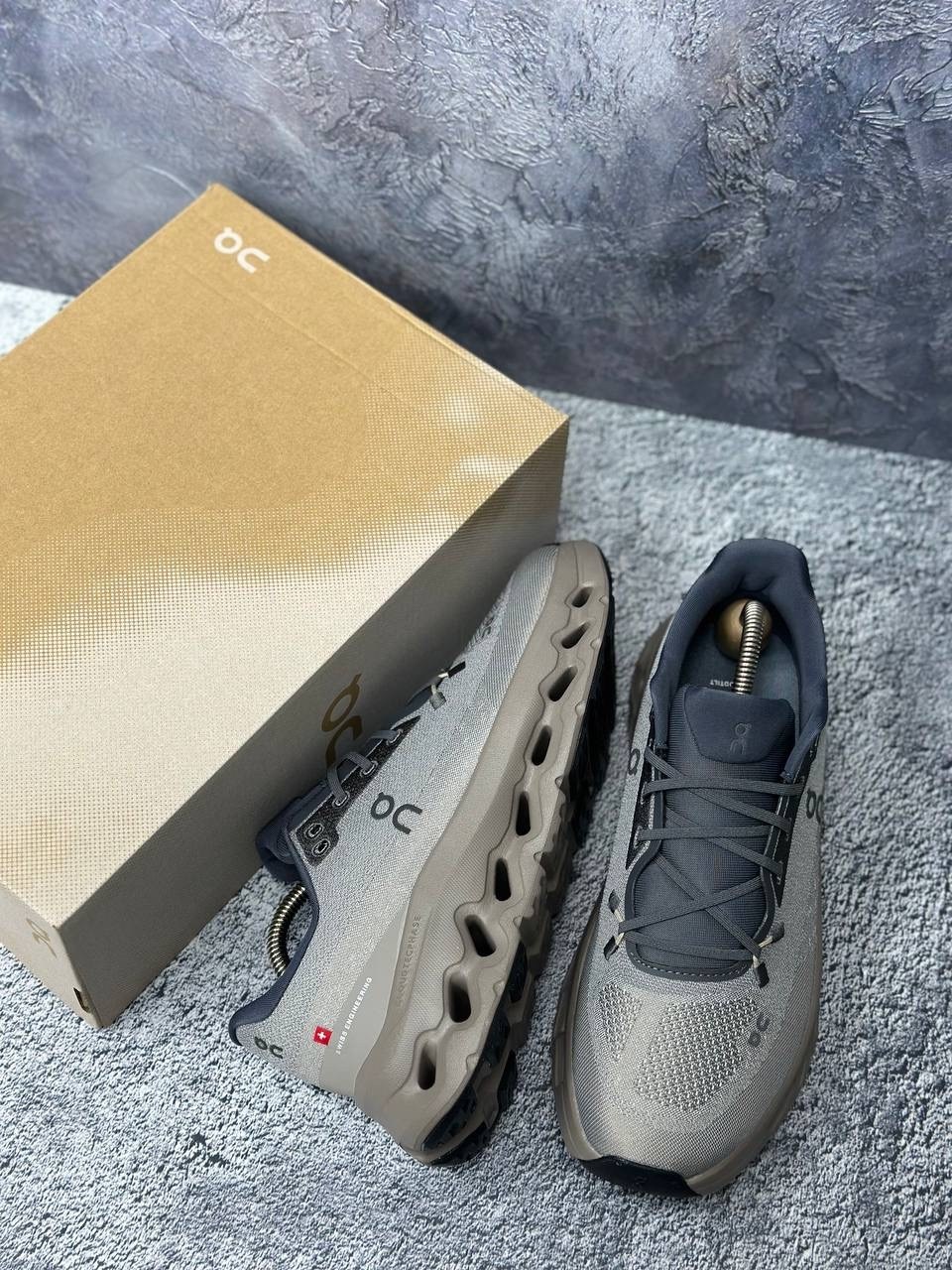 on cloudtilt кроссовки,кроссовки,кроссовки on cloudtilt серебристый серый,кроссовки cloudtilt "cinder/sand" on running,мужские кроссовки