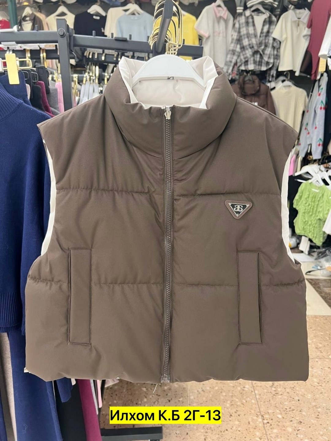 жилетка женская,жилетка prada,женский короткий ветрозащитный жилет на утином пуху prada,жилет,жилетка