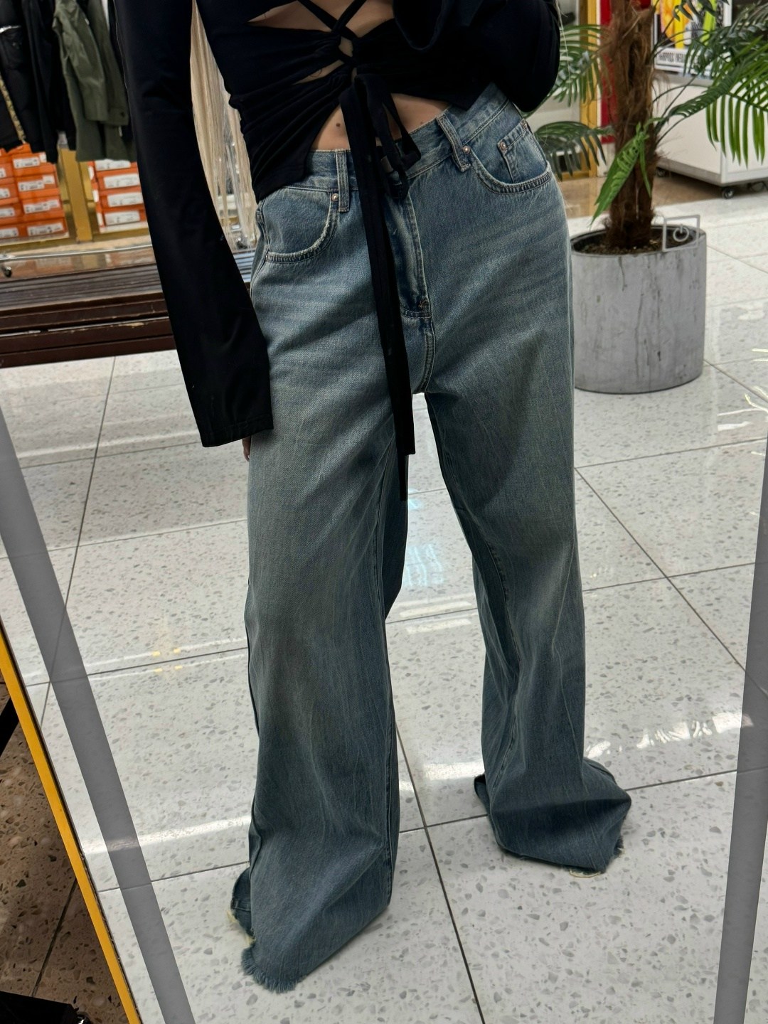 джинсовые брюки,джинсы широкие женские,джинсы широкие,джинсы с широкими штанинами,джинсы женские