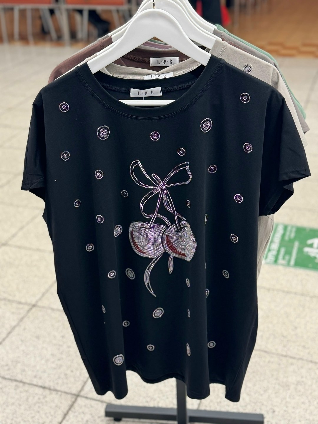 футболки женская,футболке,футболка женская оверсайз со стразами,футболки женские модные,футболка со стразами оверсайз