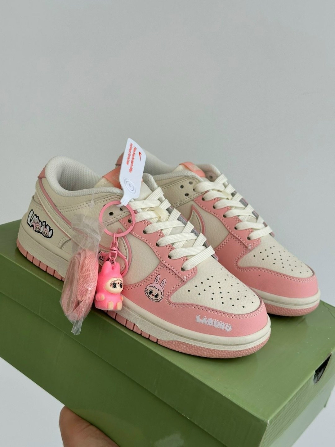 кроссовки nike air jordan 1 low x travis scott x labubu,кроссовки nike air jordan 1 low,кроссовки,оригинальные кроссовки,женские кроссовки