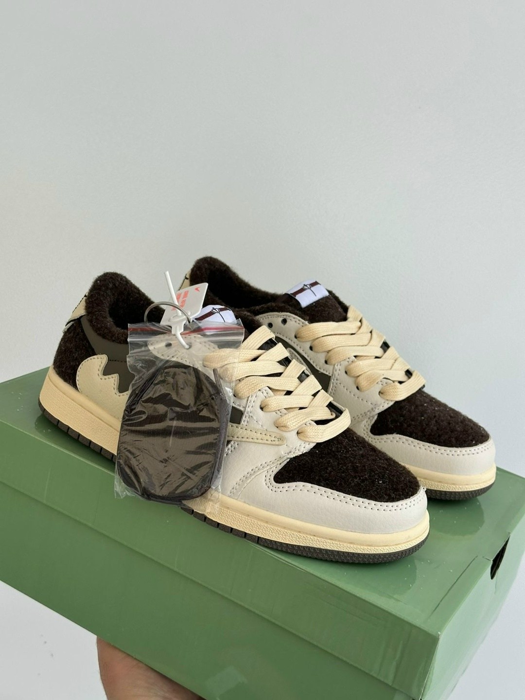 кроссовки nike air jordan 1 low x travis scott x labubu,кроссовки nike air jordan 1 low,кроссовки,оригинальные кроссовки,женские кроссовки