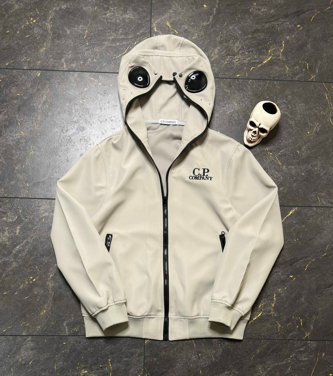 c.p company зип худи белая,худи сипи компани c.p. company,худи сипи компани c.p. company цвет белый,c.p. company soft shell goggle jacket,c p company зип худи