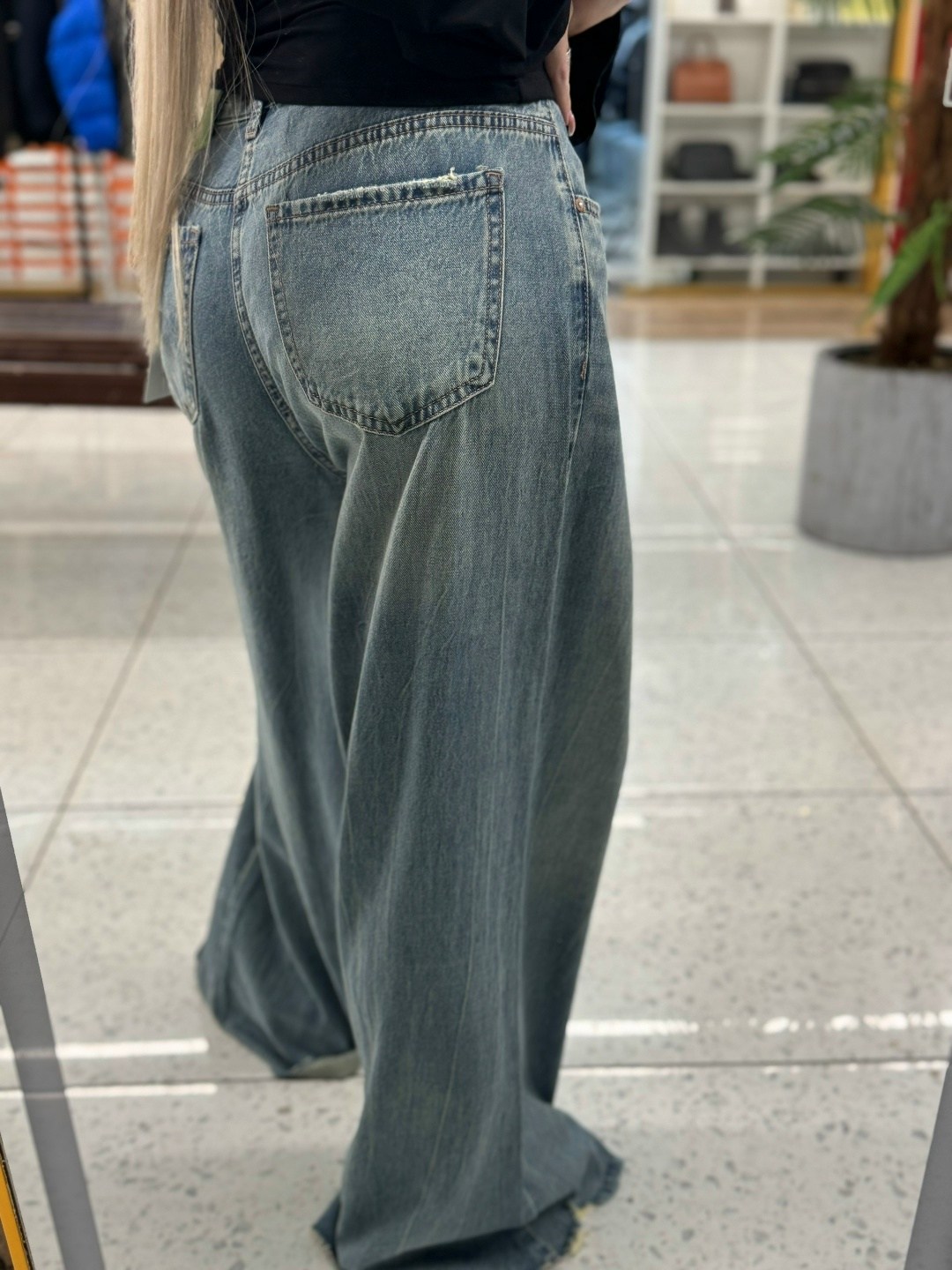 джинсовые брюки,джинсы широкие женские,джинсы широкие,джинсы с широкими штанинами,джинсы женские