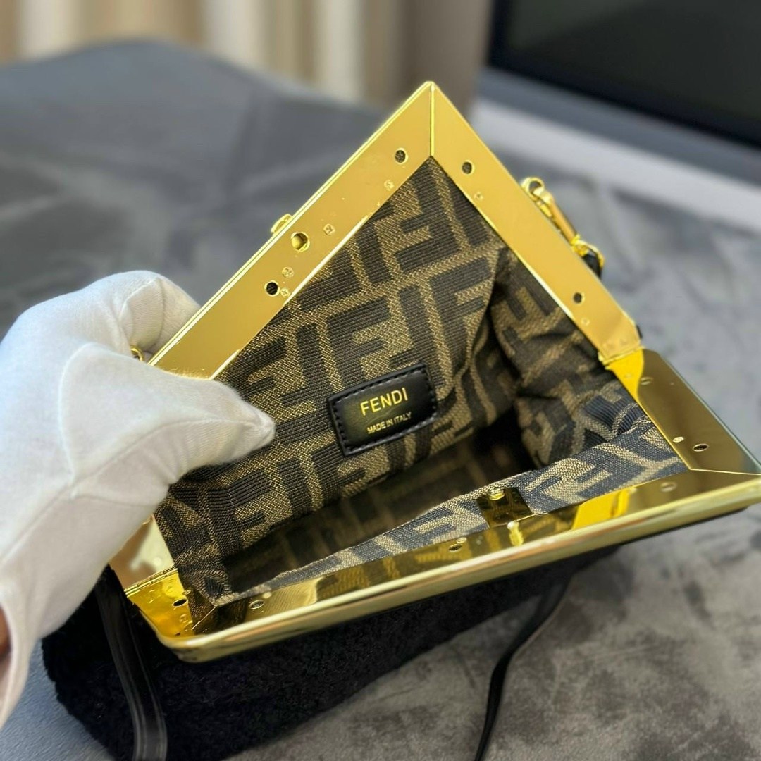 fendi сумка,сумка,фенди сумка,fendi сумка на плечо,сумка женская fendi