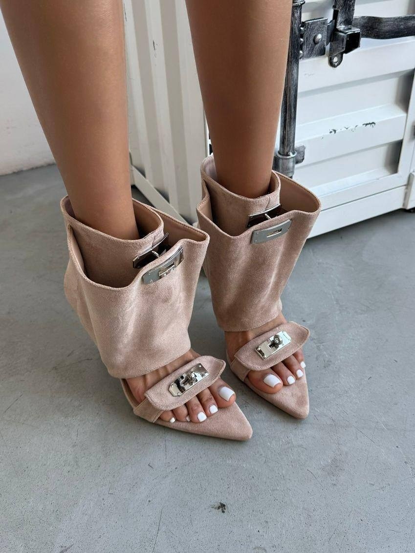 женская,модная ,модные ботинки,ботинки женские,каблуки сапоги