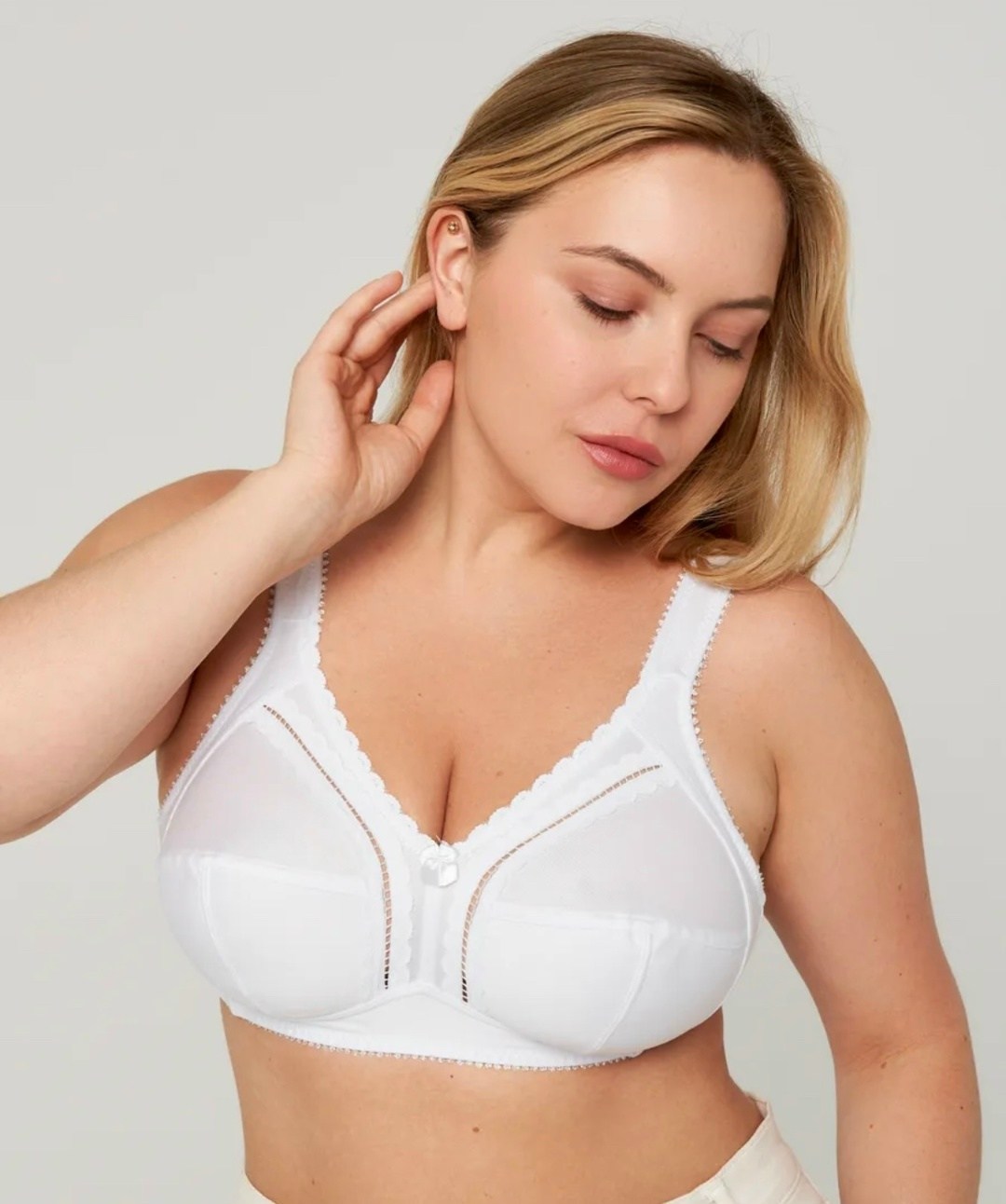 женские бюстгальтеры,бюстгальтер мягкий без каркасов misstyle 4120 / 4121 белый,м014_бюстгальтер_новое время,бюстгальтер без косточек cherrybella 261477479,бюстгальтер белый