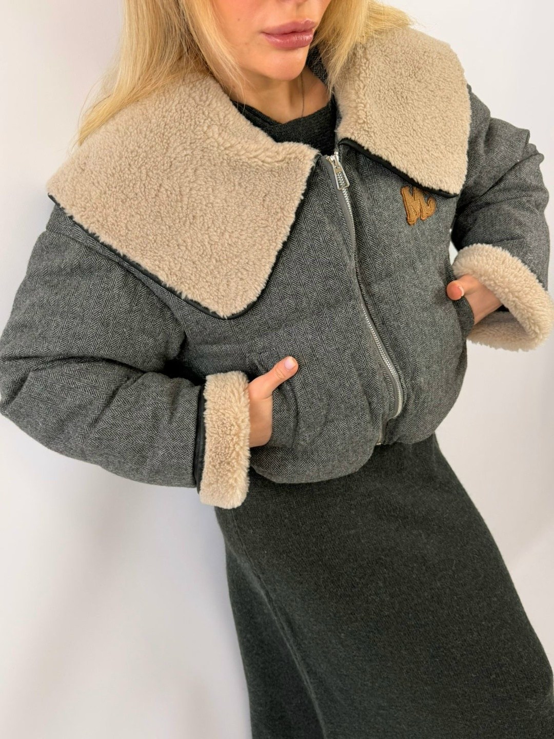 куртка женская,короткая куртка с меховыми вставками серая,куртка,джинсовая куртка,дубленка женская