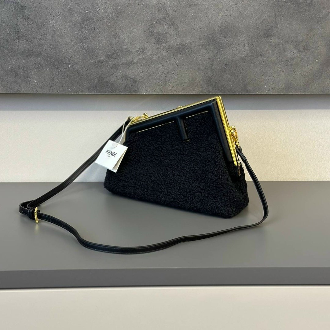 fendi сумка,сумка,фенди сумка,fendi сумка на плечо,сумка женская fendi