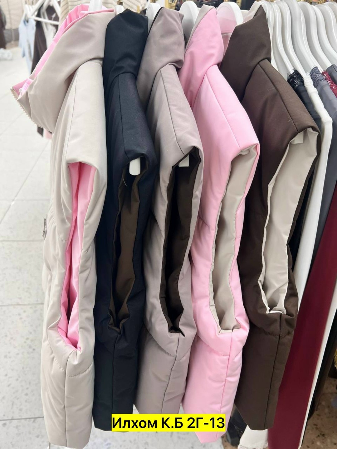 жилетка женская,жилетка prada,женский короткий ветрозащитный жилет на утином пуху prada,жилет,жилетка