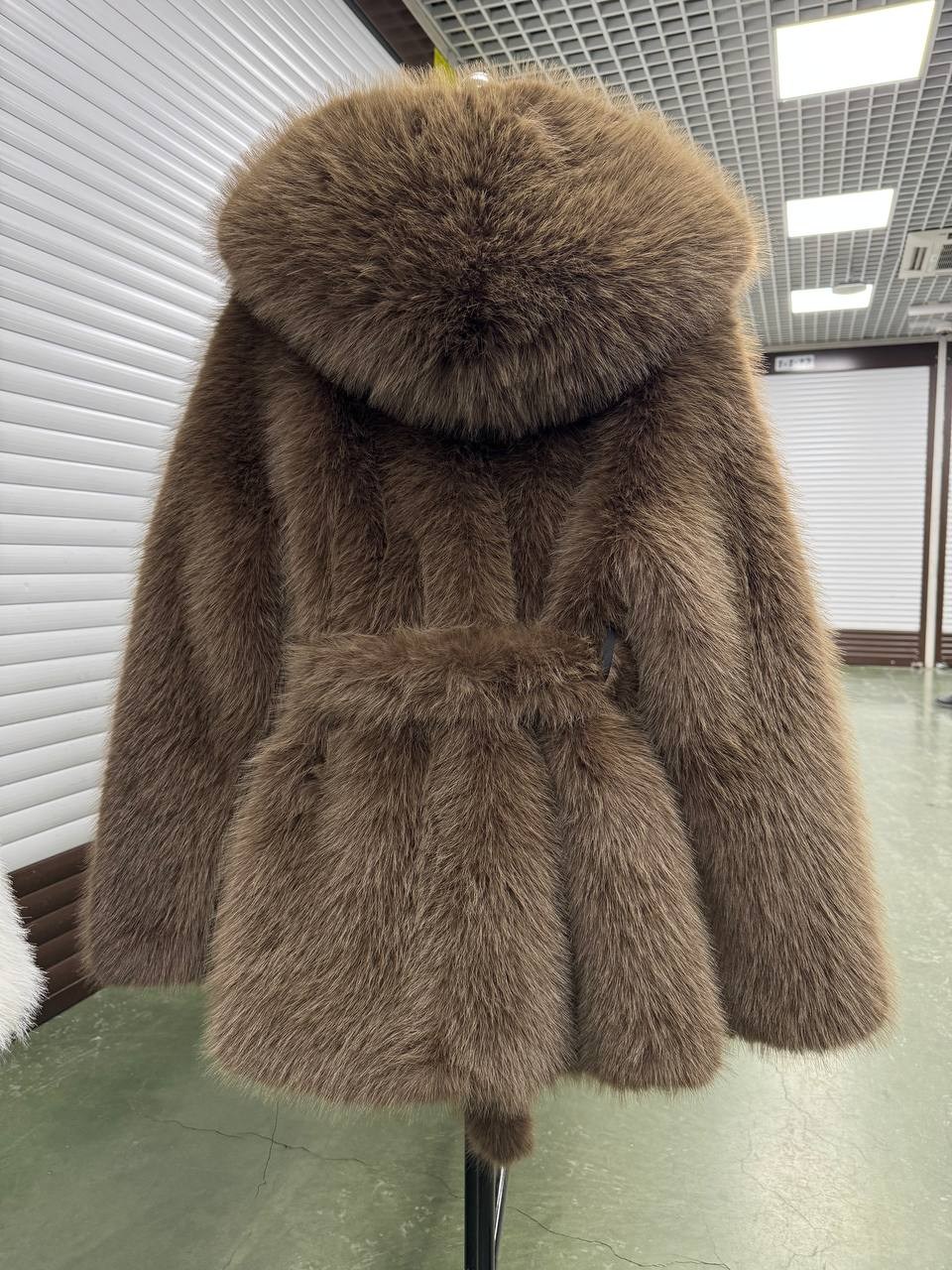 шуба,шуба искусственная,шуба короткая,меховое пальто,женское короткое пальто из кроличьего меха