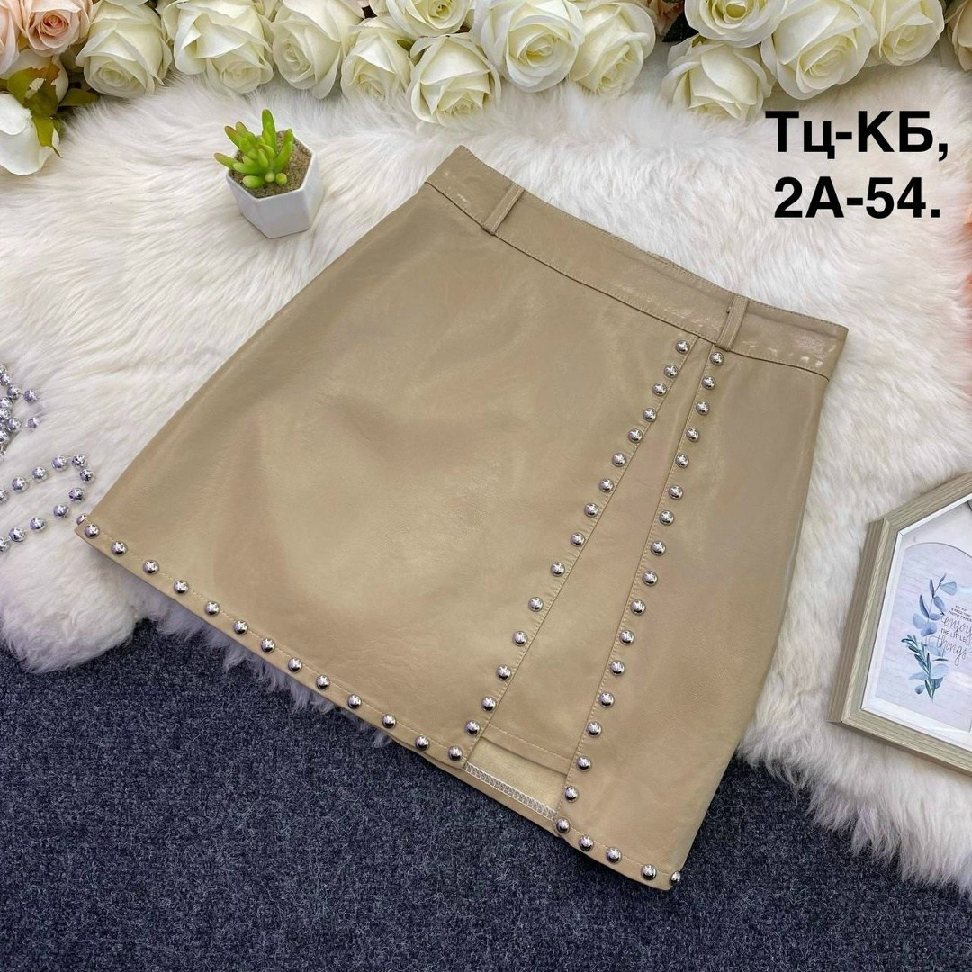 кожаная юбка с клепками,черная женская короткая юбка из искусственной кожи с заклепками,юбка с клепками,юбка кожаная,кожаная юбка с заклепками