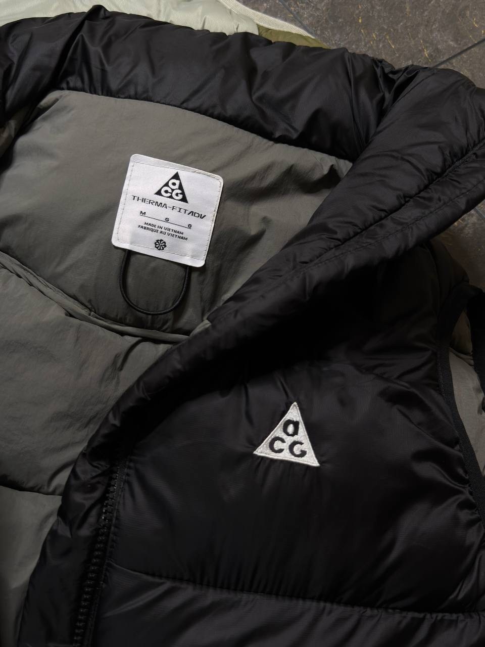 жилетка nike,жилетка,двухсторонняя жилетка,жилетка мужская,жилет