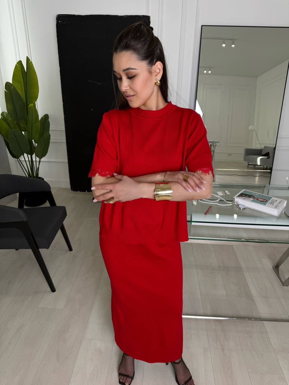 трикотажные костюмы,костюм с юбкой,платье женская,женский костюм,платье красное