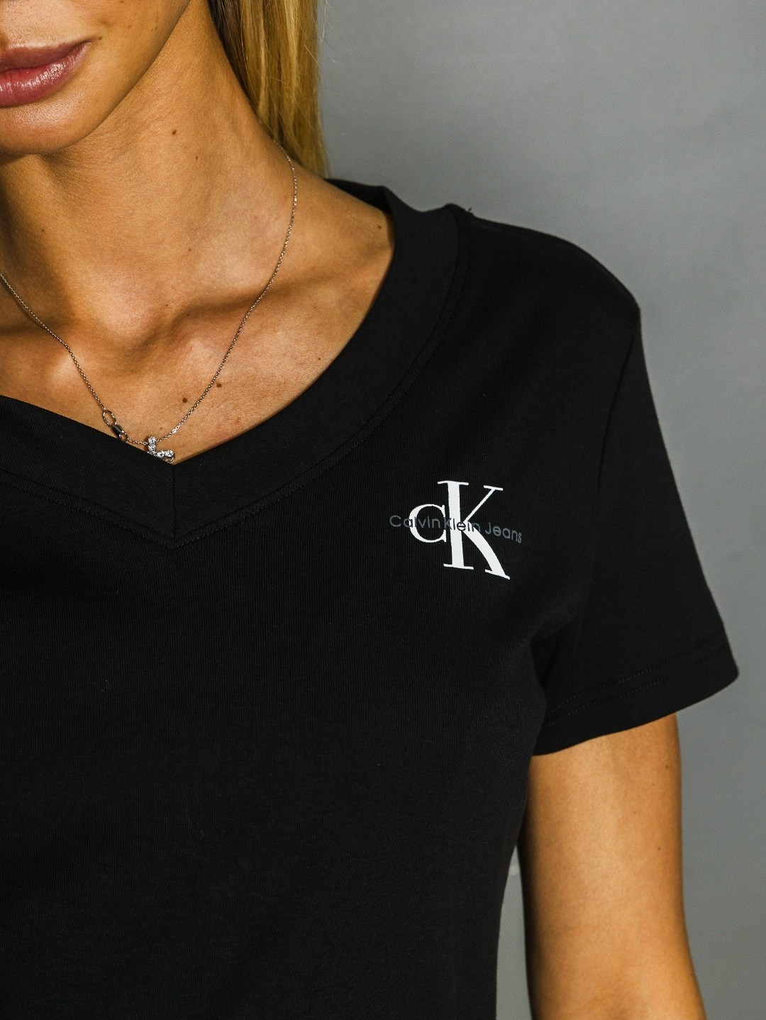 футболки женская,черная футболка женская,женские футболки calvin klein,футболка,базовая футболка