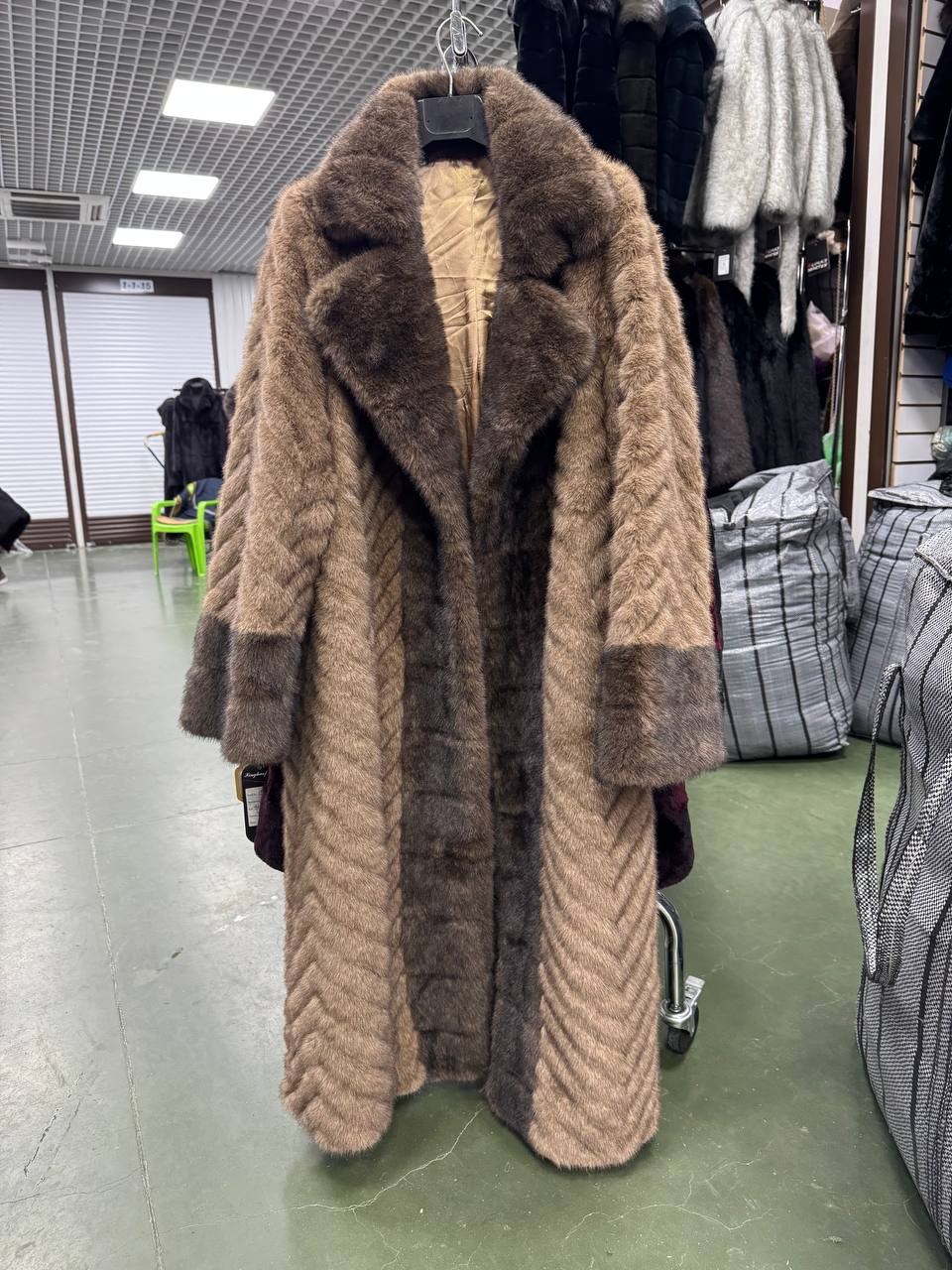 шуба из искусственного меха под норку,шуба искусственная зимняя под норку jan steen,шуба,женская шуба,эко шуба под норку коричневая