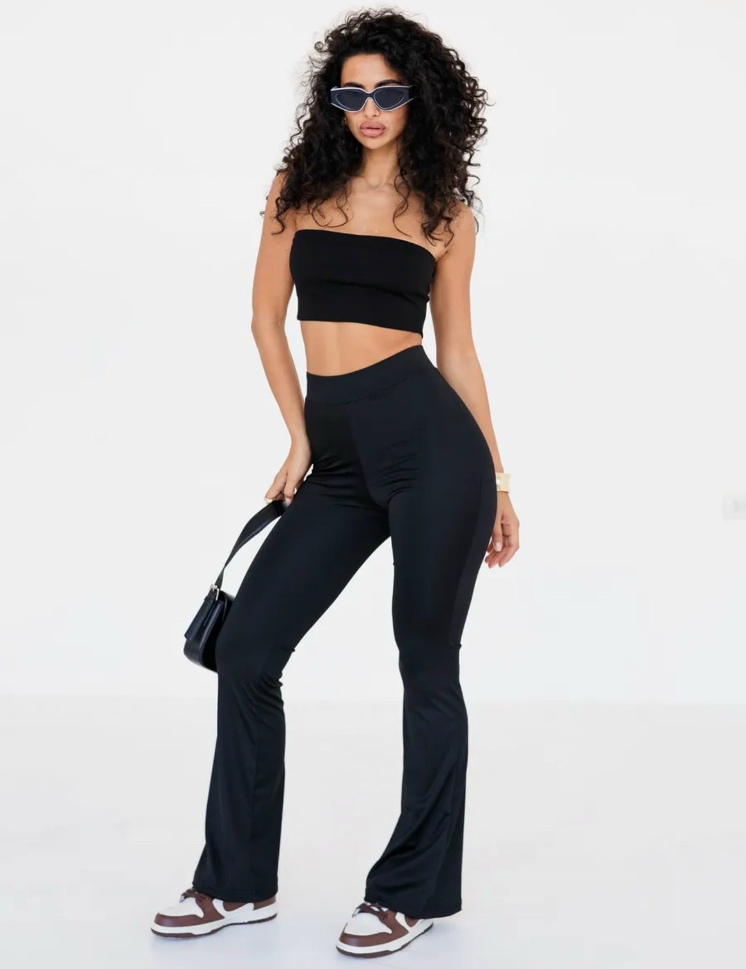 леггинсы клеш от колена спортивные мода-а цвет черный,спортивные легинсы клеш,лосины клёш,брюки для фитнеса,леггинсы спортивные расклешенные с высокой талией черный