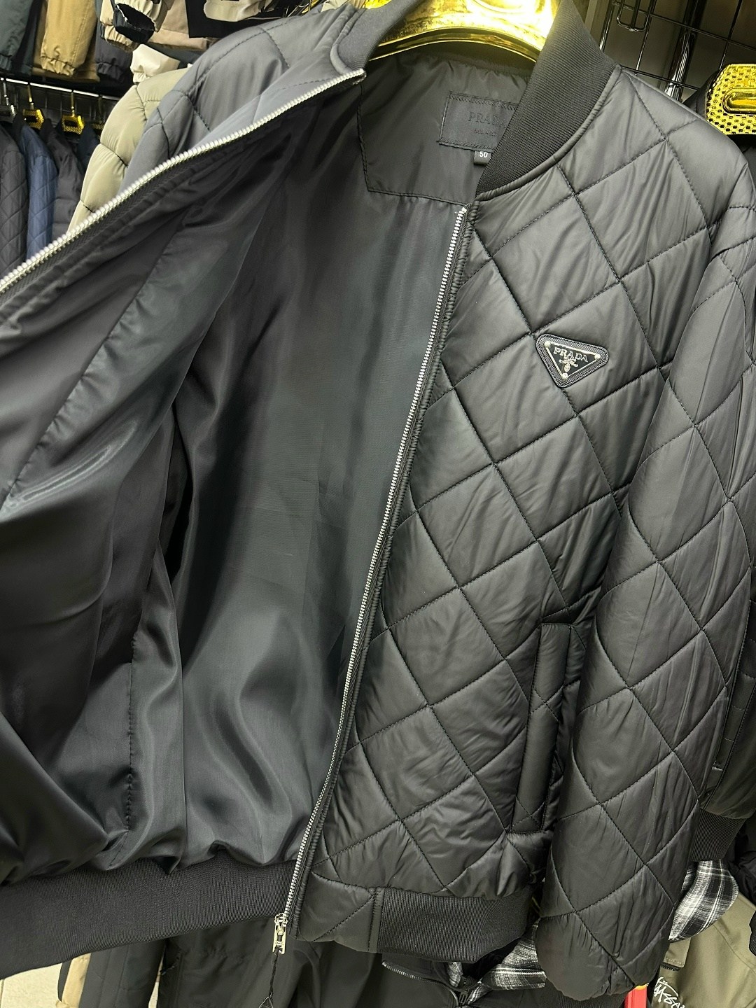 куртка мужскaя демисезонная,стеганый бомбер мужской зара,куртка на синтепоне мужская,куртка бомбер,демисезонная куртка