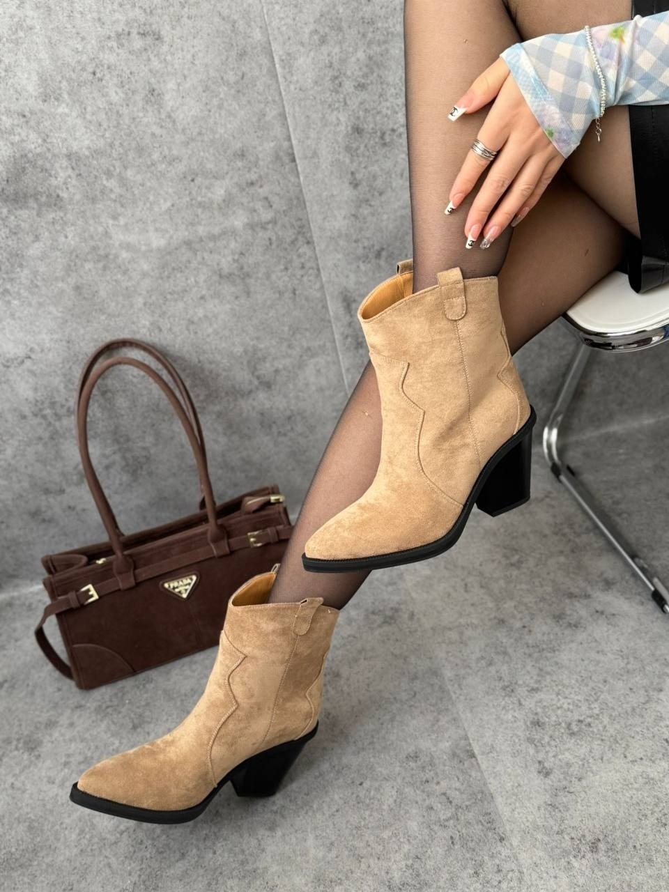 ,зимние классические женские ботинки челси из коровьей замши с острым носком на танкетке,казаки замшевые женские,казаки замшевые эконика,казаки женские