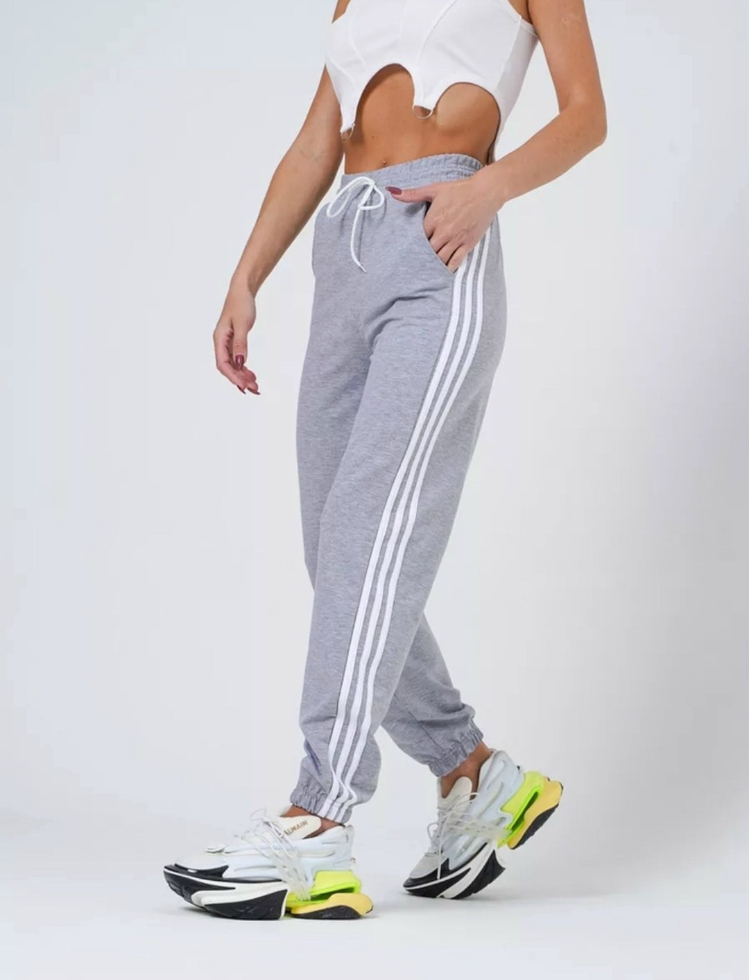 серые спортивные штаны женские,спортивные штаны широкие джоггеры rosilyfashion,брюки спортивные домашние джоггеры,cпортивные штаны женские,штаны спортивные свободные оверсайз джоггеры rosilyfashion цв