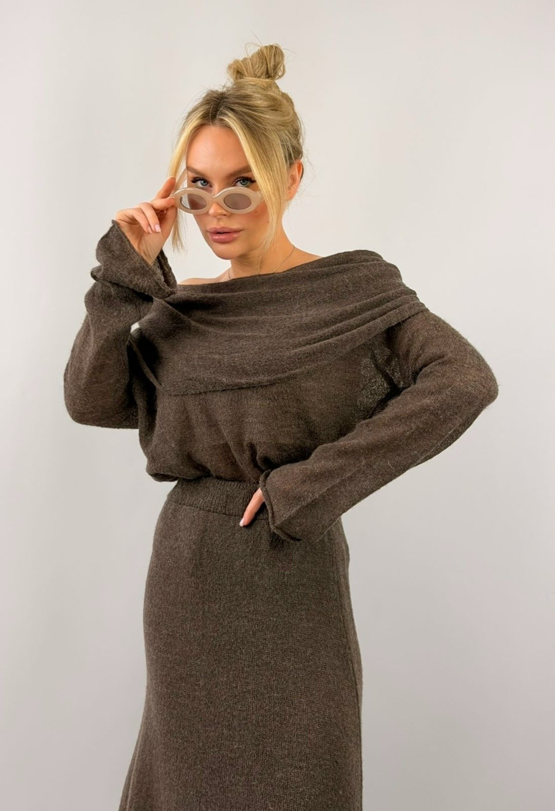 трикотажное платье,элегантное платье,платье вязаное,коричневое женское платье миди шерстяное,теплые платья