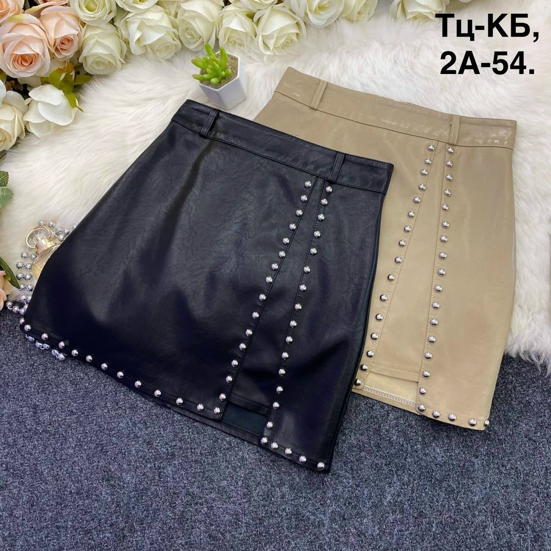 кожаная юбка с клепками,черная женская короткая юбка из искусственной кожи с заклепками,юбка с клепками,юбка кожаная,кожаная юбка с заклепками