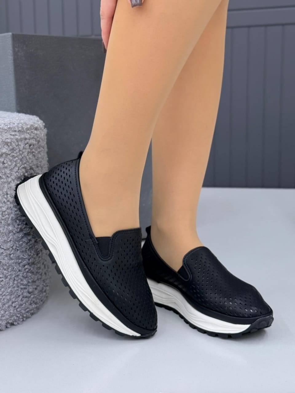 женские слипоны,слипоны с перфорацией,мокасины тофа женские,слипоны женские белые летние тканевые,мокасины кожаные с перфорацией