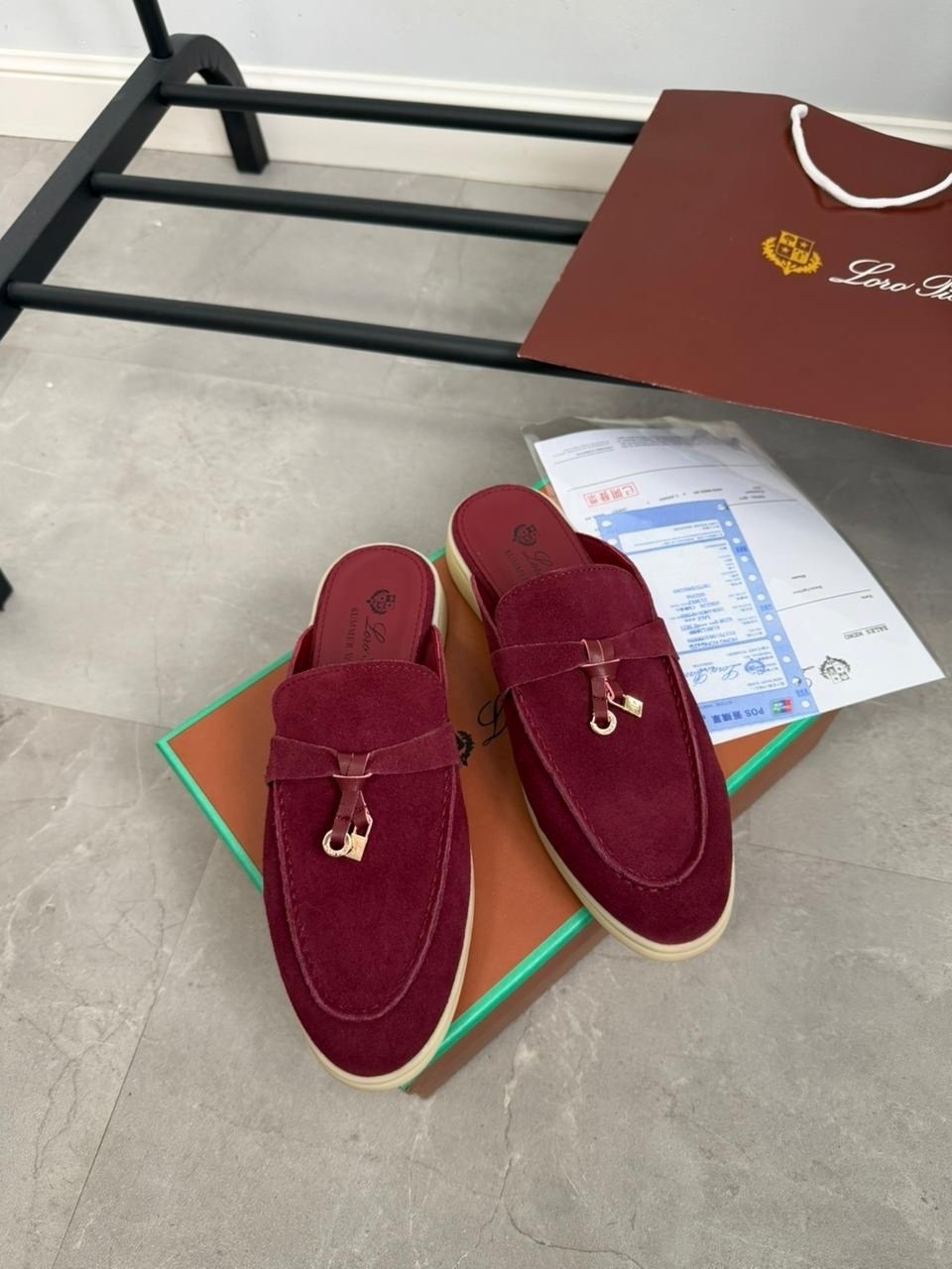 мюли loro piana,,лоферы loro piana женские,лоферы loro piana,женские замшевые мюли loro piana бежевые