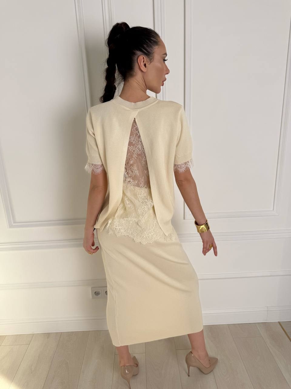 трикотажные костюмы с юбкой,трикотажный костюм с юбкой офис вязаный,костюм с юбкой,костюм двойка джемпер и юбка,белый вязаный костюм с юбкой