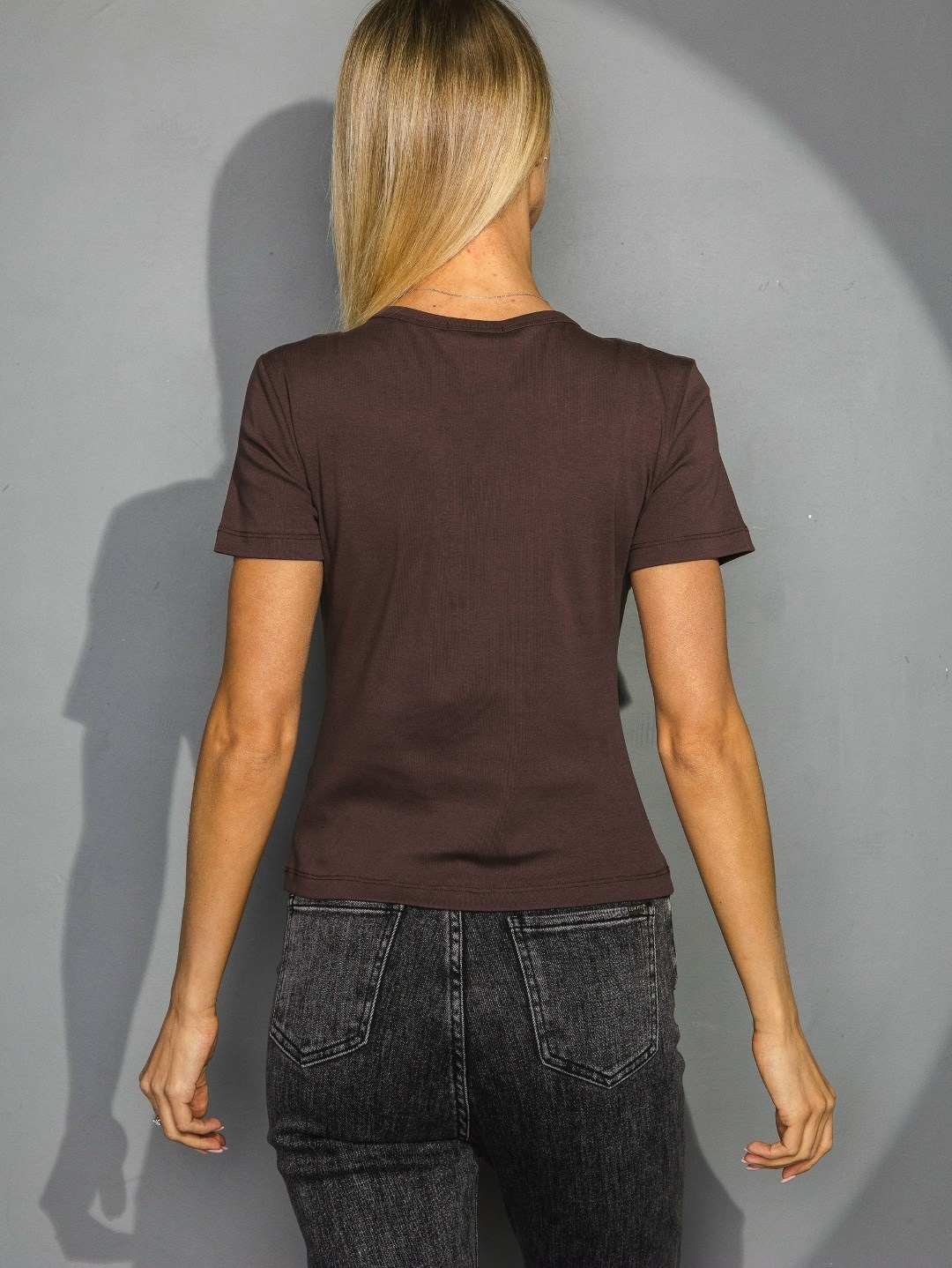 женская футболка,женская базовая футболка,коричневая футболка,футболка,футболки с коротким рукавом