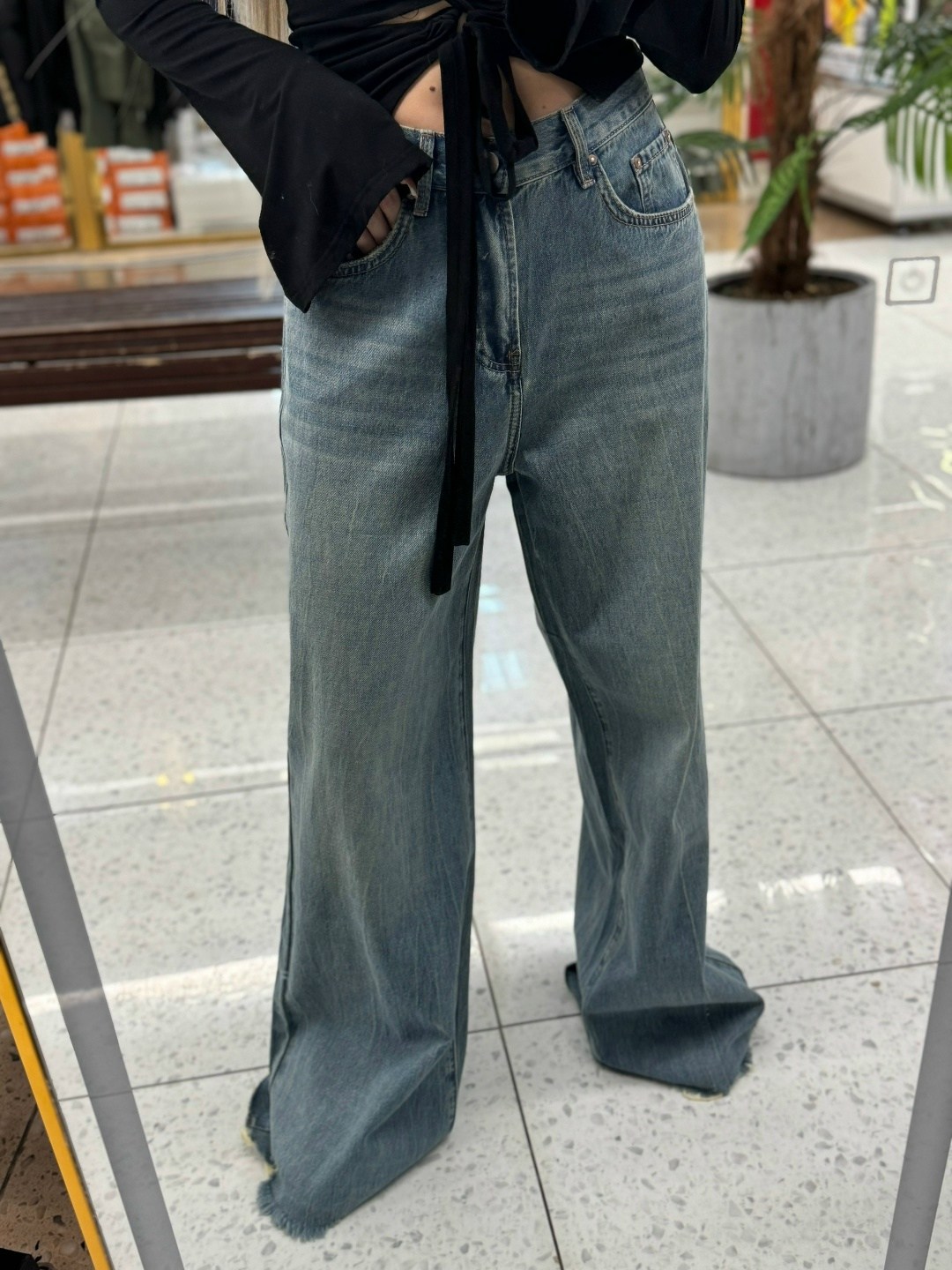 джинсовые брюки,джинсы широкие женские,джинсы широкие,джинсы с широкими штанинами,джинсы женские