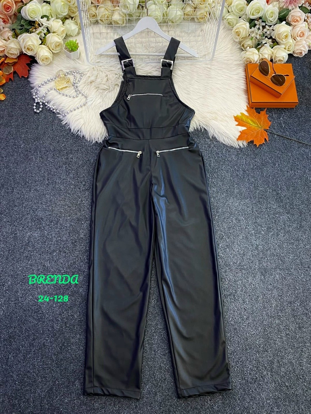 женские комбинезоны,комбинезон,кожаный комбинезон женский,комбинезон модный,комбинезон на бретелях