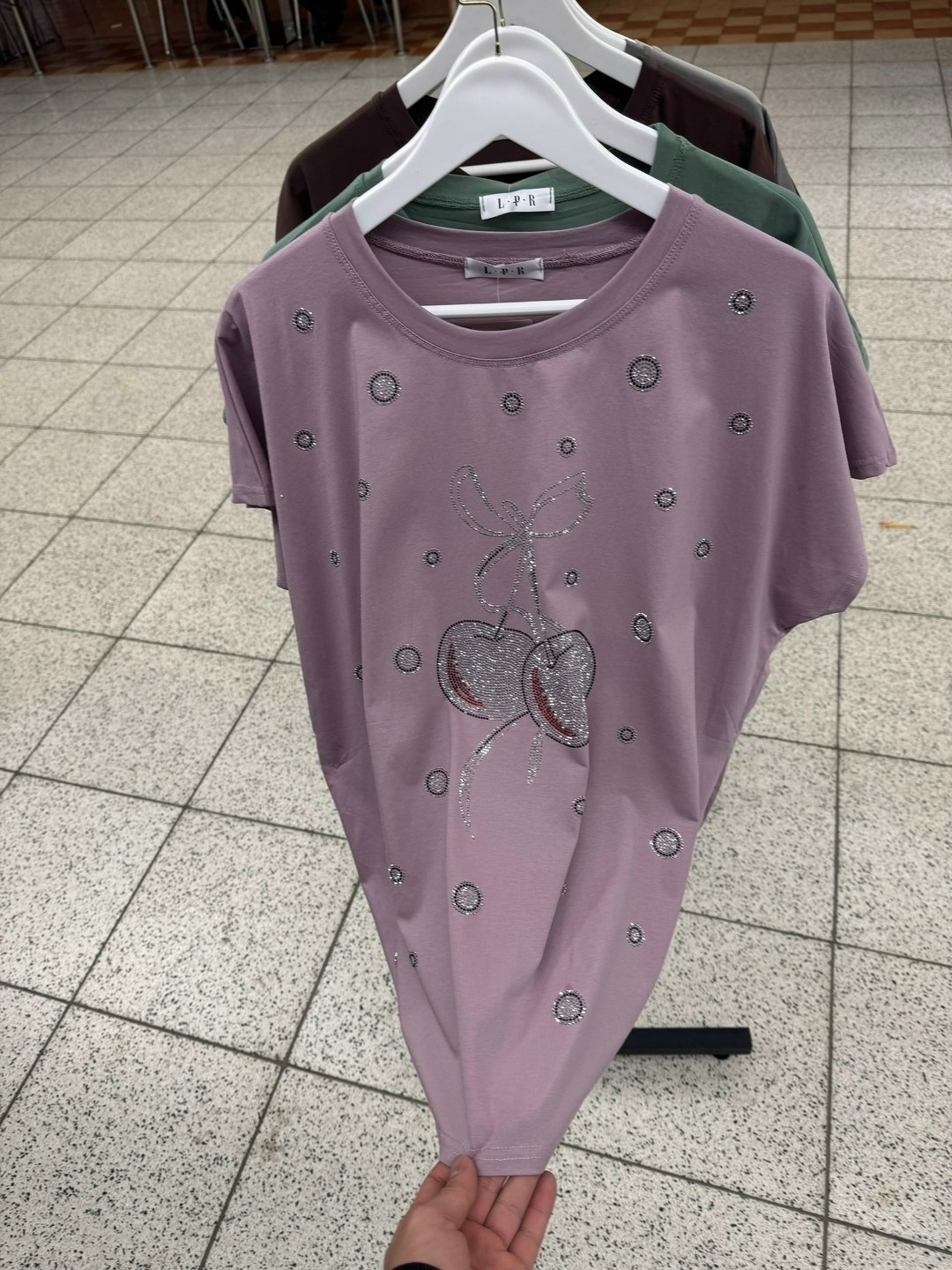 футболки женская,футболке,футболка женская оверсайз со стразами,футболки женские модные,футболка со стразами оверсайз