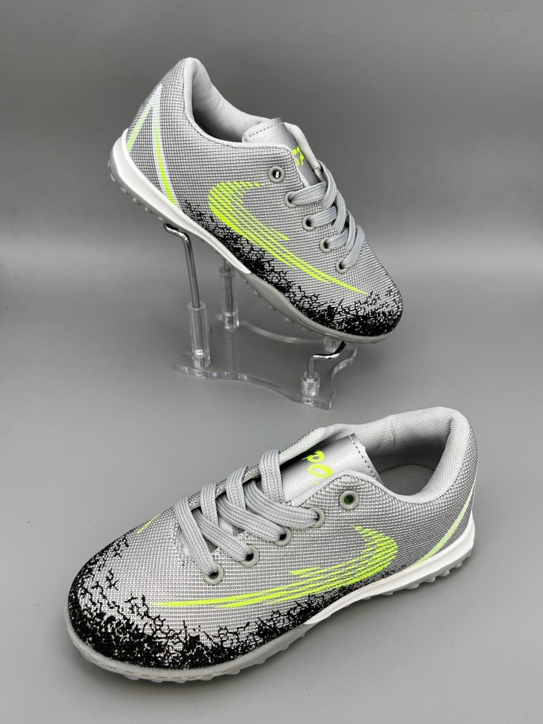 сороконожка для футбола,футбольная ,детские футбольные бутсы tf,футбольные кроссовки,бутса футбольный