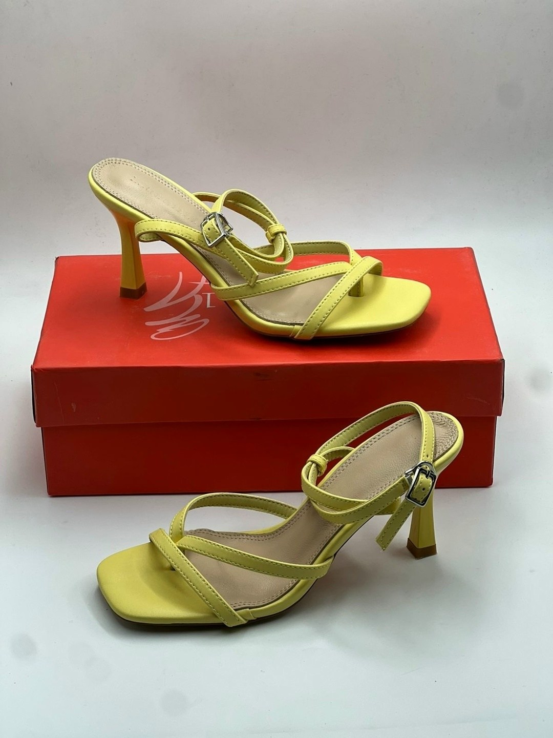 женские босоножки,босоножки жен,каблуки босоножки,желтые босоножки,босоножки тендансе