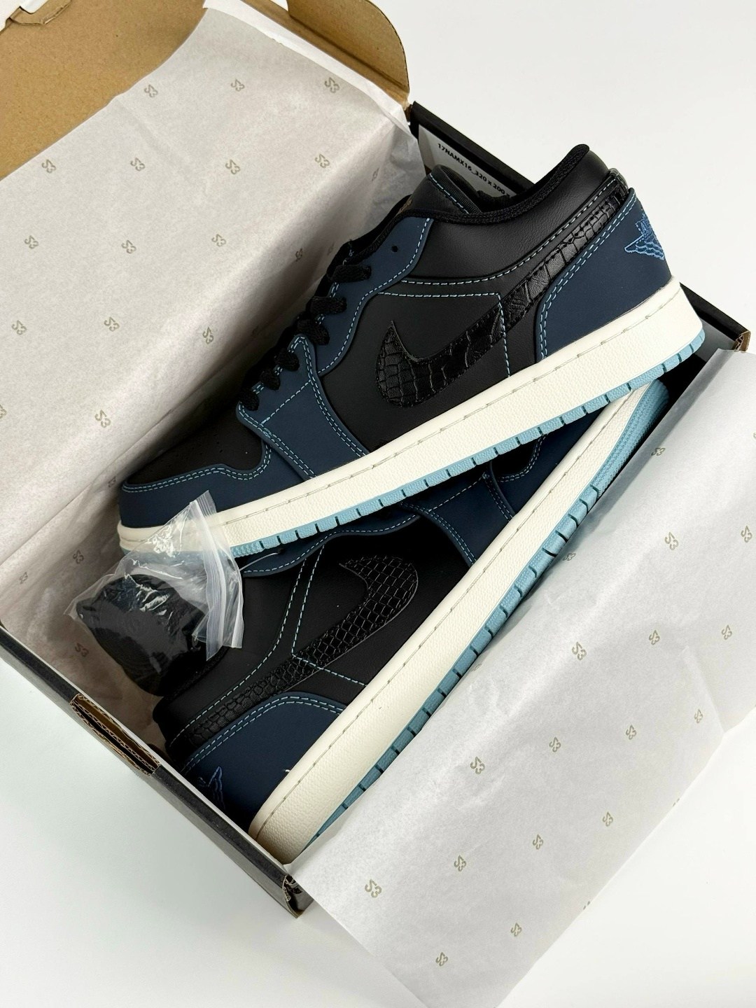 air jordan 1 low wmns black blue aqua,air jordan 1 low se black dark obsidian,кроссовки air jordan 1 low se 'black dark obsidian',nike air jordan 1 low sb midnight navy,кроссовки nike air jordan 1 low