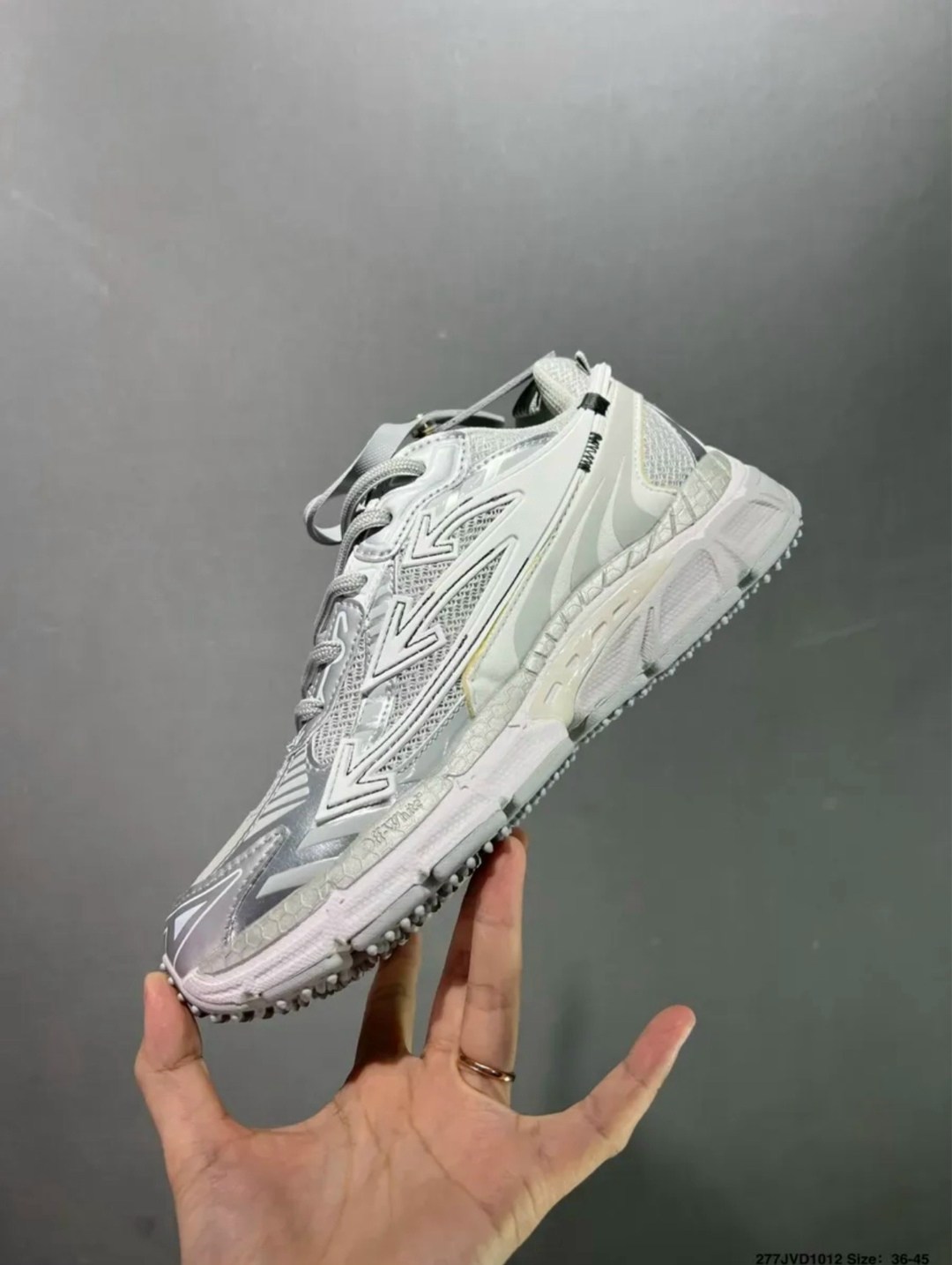 кроссовки off white be right back,кроссовки женские balenciaga,мужские кроссовки,женские кроссовки balenciaga runner серебристые,кроссовки в стиле balenciaga