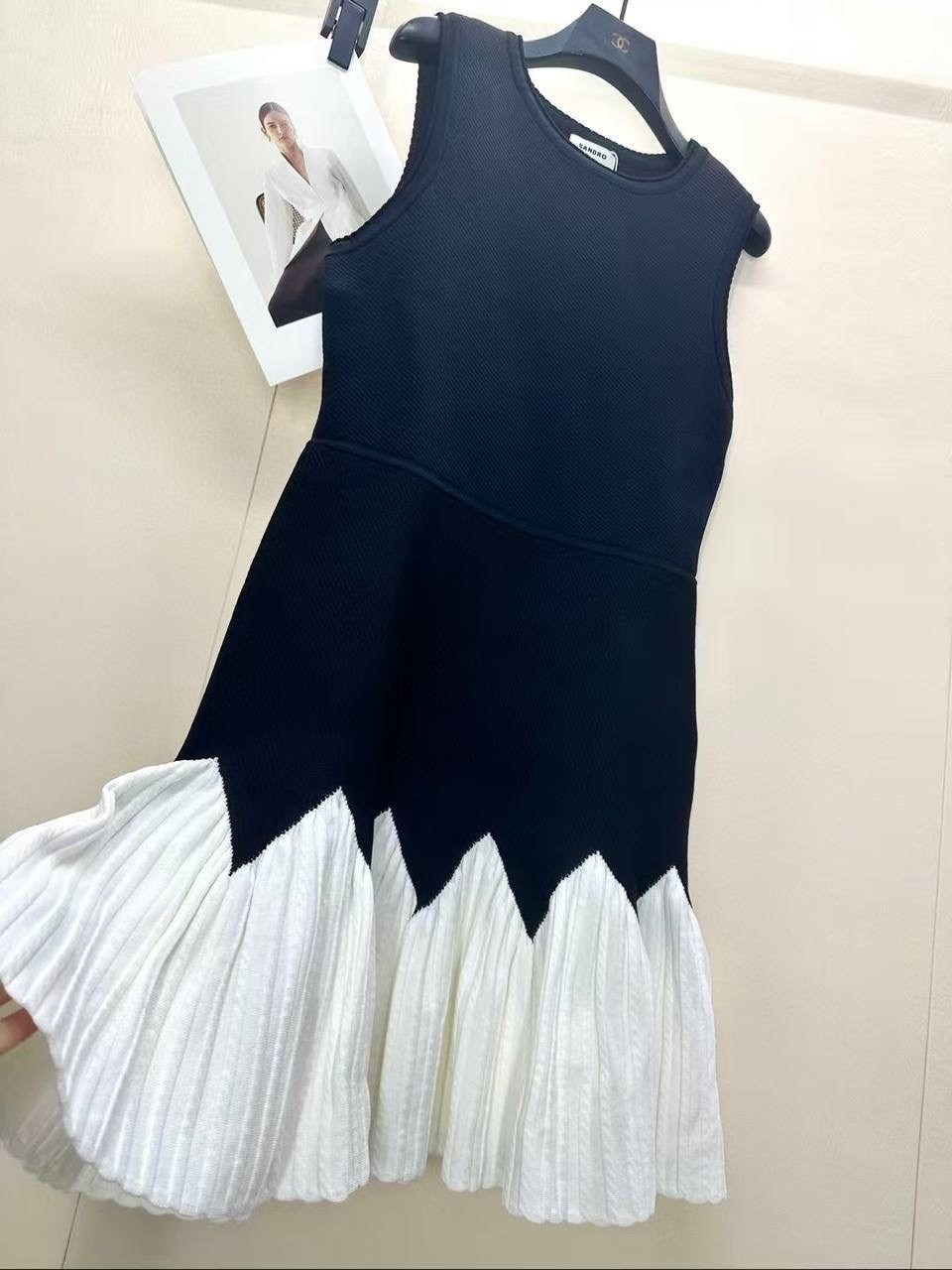 вечернее платье мини,девушка,paris fashion week,платье 2026 модные тенденции,оливия калпо в черном платье