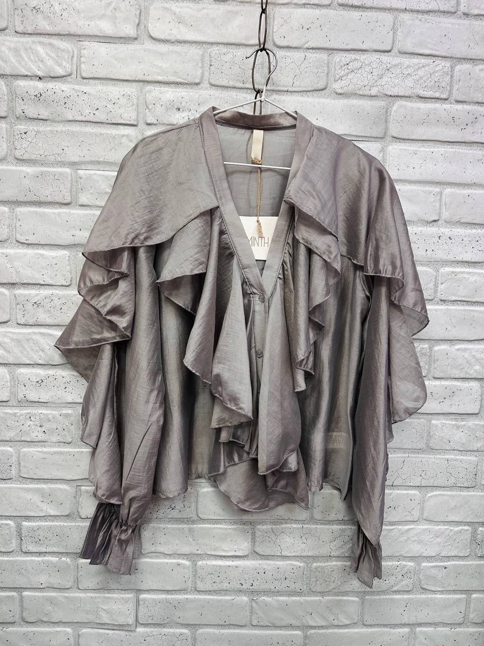 блуза с рюшами,блузка с рюшами,блузка с оборками,белая шифоновая блузка с рюши,женская блузка