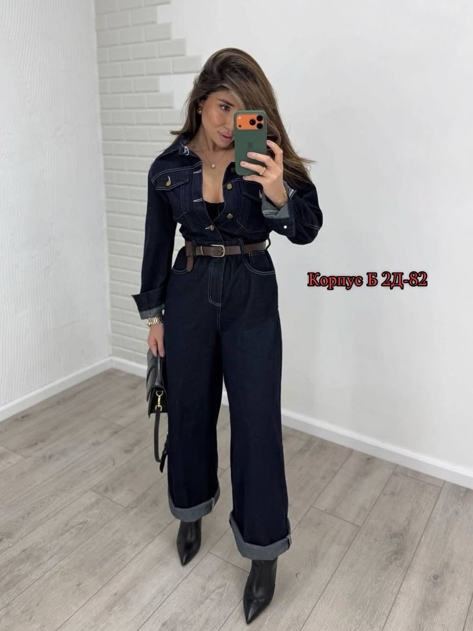 джинсовый комбинезон женский,мода стиль,джинсовые комбинезоны,кожаная куртка
